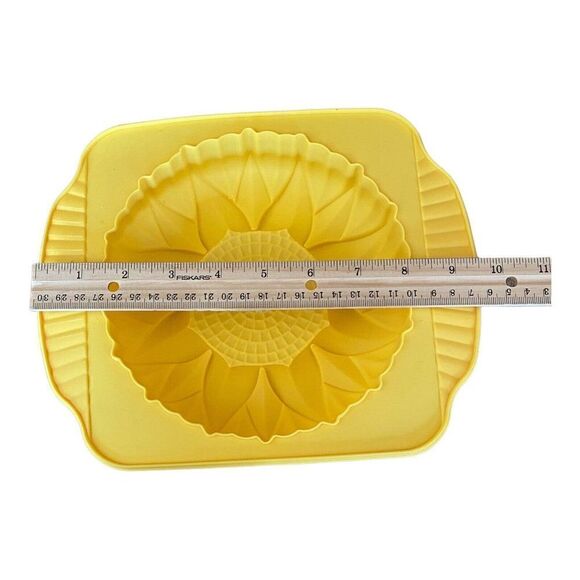 Sunflower Soft Mold Nonstick Pastry Cake Baking Pan - Picture 3 of 4